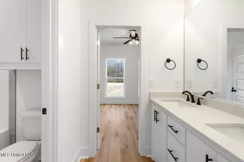 Entry Way - 967 Mullican Rd, Florence, MS 39073 photo 5 of 5