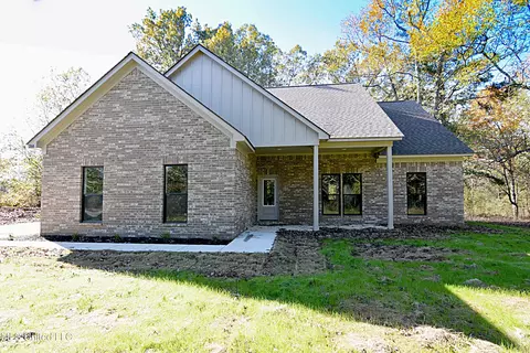 350 Tribble Rd, Holly Springs, MS 38635