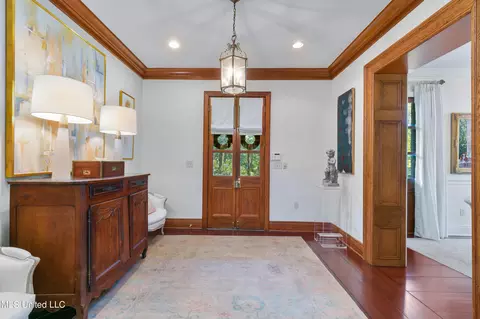 Entry Way - 2055 Heritage Hill Dr, Jackson, MS 39211 photo 1 of 3