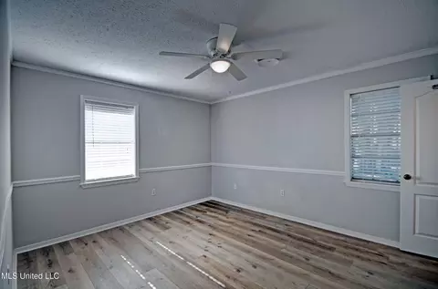 Bedroom - 910 Live Oak Dr, Clinton, MS 39056 photo 5 of 6