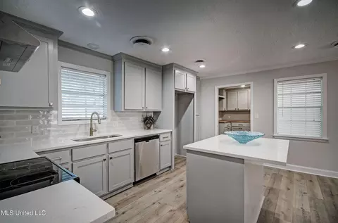 Kitchen - 910 Live Oak Dr, Clinton, MS 39056 photo 1 of 3