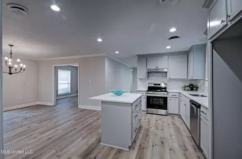 Kitchen - 910 Live Oak Dr, Clinton, MS 39056 photo 3 of 3