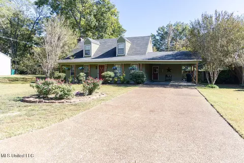 509 W West Jeff Davis Ave, Greenwood, MS 38930