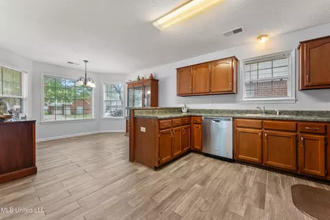 Kitchen - 3143 Quartz Dr, Hernando, MS 38632 photo 1 of 3