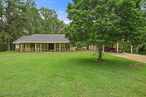 130 Jodean Dr, Raymond, MS 39154 photo 1