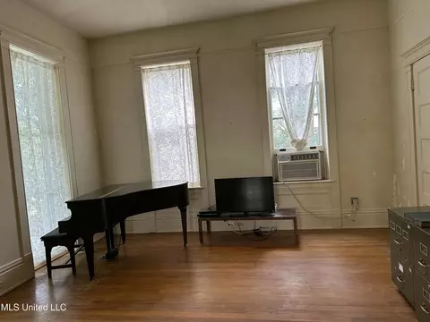 309 S Commerce St, Natchez, MS 39120 photo 4
