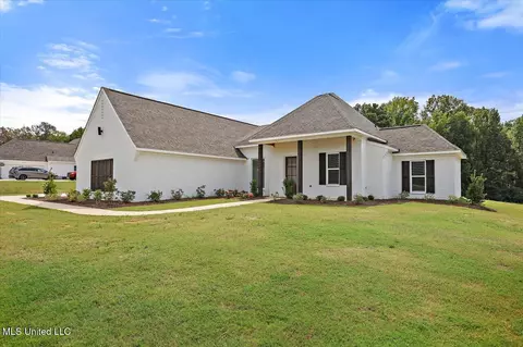 Exterior - 961 Mullican Rd, Florence, MS 39073 photo 2 of 13