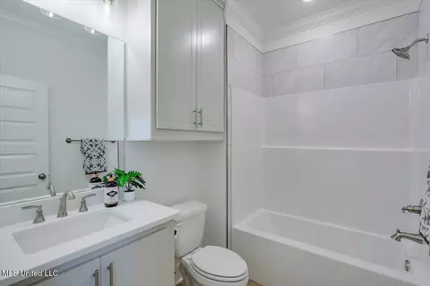 Bath - 961 Mullican Rd, Florence, MS 39073 photo 3 of 4