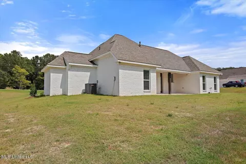 Exterior - 961 Mullican Rd, Florence, MS 39073 photo 7 of 13