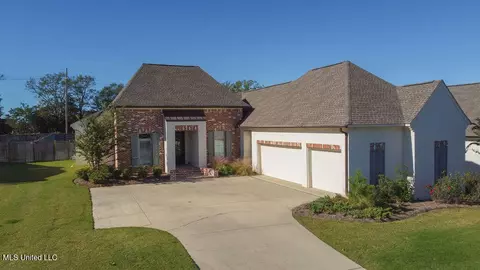 133 Camden Lake Cir, Madison, MS 39110