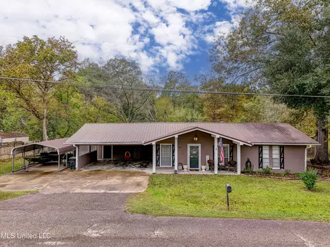 107 Jennifer Dr, Vicksburg, MS 39183
