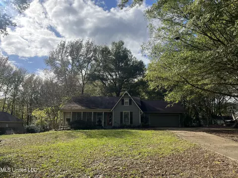 5385 Ridgetop Dr, Horn Lake, MS 38637