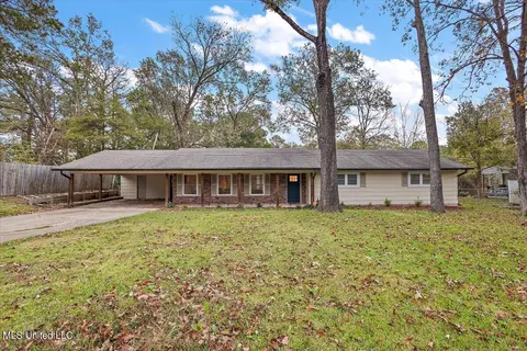 706 Pinehurst St, Clinton, MS 39056