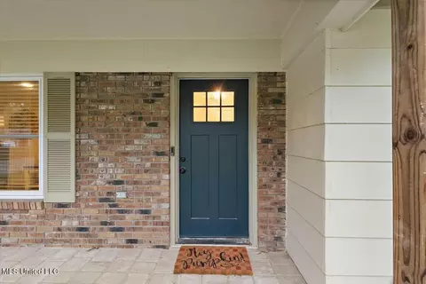 Exterior - 706 Pinehurst St, Clinton, MS 39056 photo 2 of 7