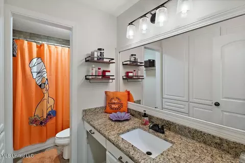 Bath - 706 Pinehurst St, Clinton, MS 39056 photo 2 of 2
