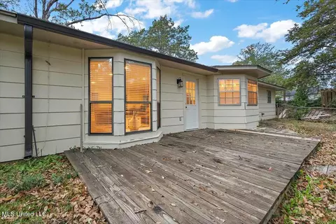 Exterior - 706 Pinehurst St, Clinton, MS 39056 photo 3 of 7