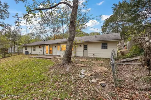Exterior - 706 Pinehurst St, Clinton, MS 39056 photo 5 of 7