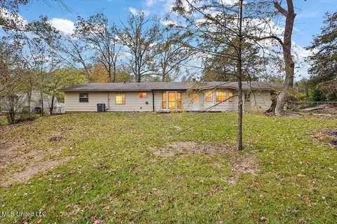 Exterior - 706 Pinehurst St, Clinton, MS 39056 photo 6 of 7