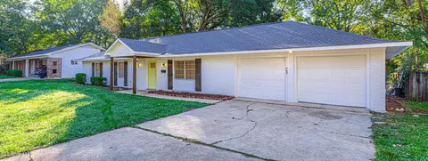 1211 Winterview Dr, Jackson, MS 39211 photo 2