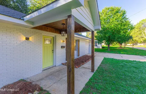 1211 Winterview Dr, Jackson, MS 39211 photo 4