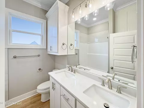 Bath - 998 Mullican Rd, Florence, MS 39073 photo 7 of 12