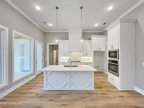 Kitchen - 998 Mullican Rd, Florence, MS 39073 photo 2 of 5