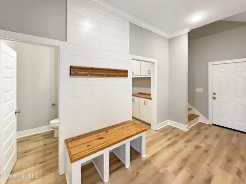 Entry Way - 998 Mullican Rd, Florence, MS 39073 photo 1 of 3
