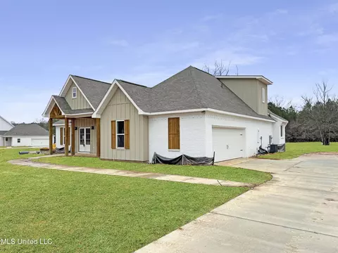 Exterior - 998 Mullican Rd, Florence, MS 39073 photo 3 of 7