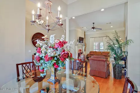 Dining - 209 Calhoun Dr, Madison, MS 39110 photo 2 of 4