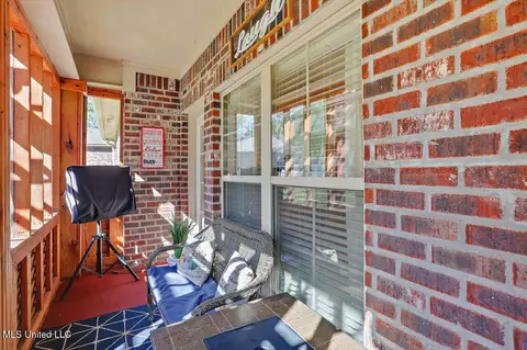 Exterior - 209 Calhoun Dr, Madison, MS 39110 photo 4 of 8