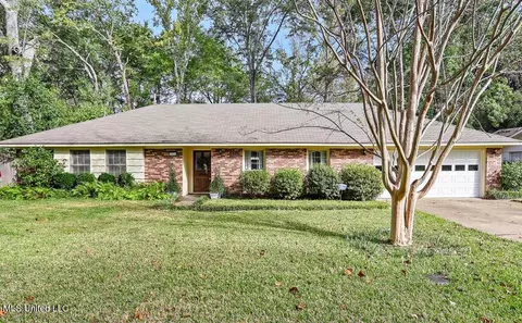 860 Timberlain Dr, Jackson, MS 39211