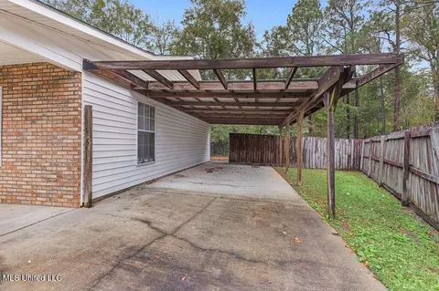 4 Michael Ct, Long Beach, MS 39560 photo 3