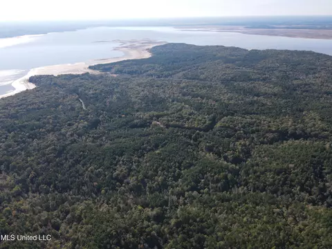 0 Carver Point Rd, Coffeeville, MS 38922