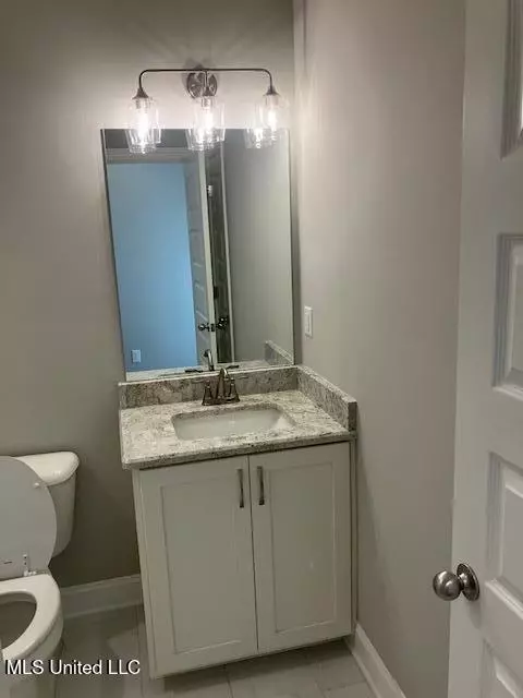 Bath - 1721 Baisley Dr, Nesbit, MS 38651 photo 3 of 6