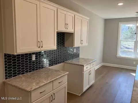 Kitchen - 1721 Baisley Dr, Nesbit, MS 38651 photo 1 of 2
