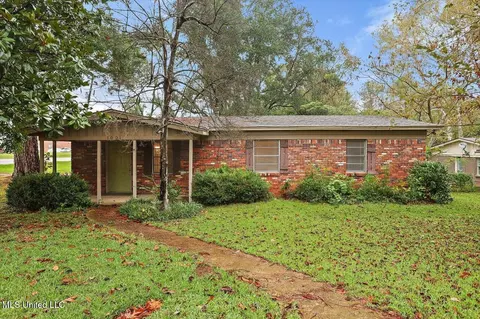 1001 Arlington St, Clinton, MS 39056