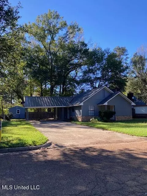 4869 Cottonwood Ln, Jackson, MS 39212
