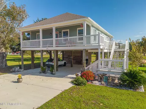 219 Oak Gardens Ave, Long Beach, MS 39560