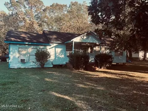 8800 Bolen Ave, Moss Point, MS 39562
