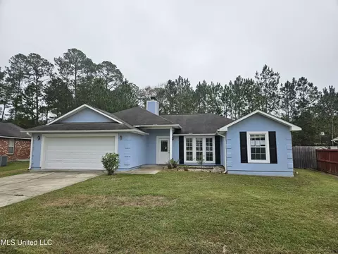 8021 Longwood Dr, Gautier, MS 39553