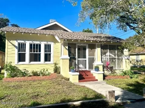 171 Lee St, Biloxi, MS 39530