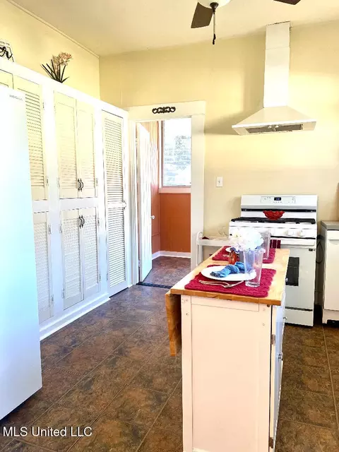171 Lee St, Biloxi, MS 39530 photo 9