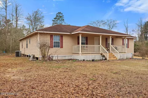 64 Garner Rd, Mount Olive, MS 39119 photo 2