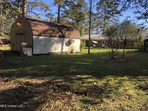 Exterior - 612 Mounger St, Forest, MS 39074 photo 4 of 7