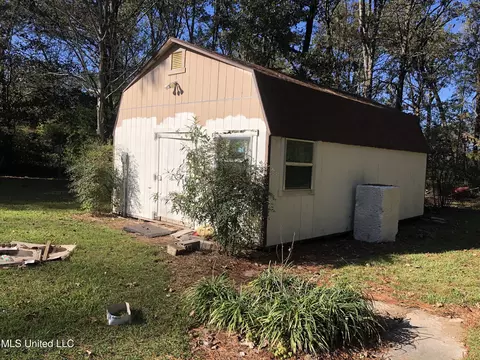 Exterior - 612 Mounger St, Forest, MS 39074 photo 5 of 7