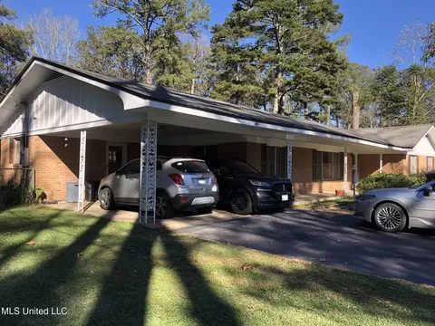 Exterior - 612 Mounger St, Forest, MS 39074 photo 7 of 7