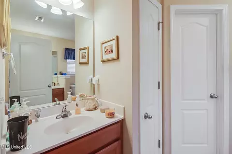 Bath - 21600 Briar Cliff Dr, Saucier, MS 39574 photo 2 of 3