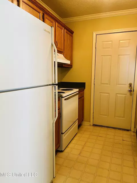 Kitchen - 2108 Meagan Dr, Byram, MS 39272 photo 1 of 3