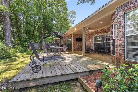 Exterior - 412 Dunlin Ct, Brandon, MS 39047 photo 3 of 6