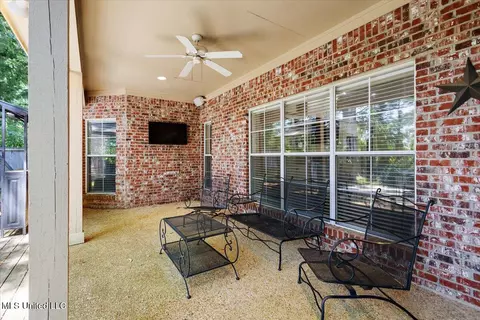 Exterior - 412 Dunlin Ct, Brandon, MS 39047 photo 1 of 6